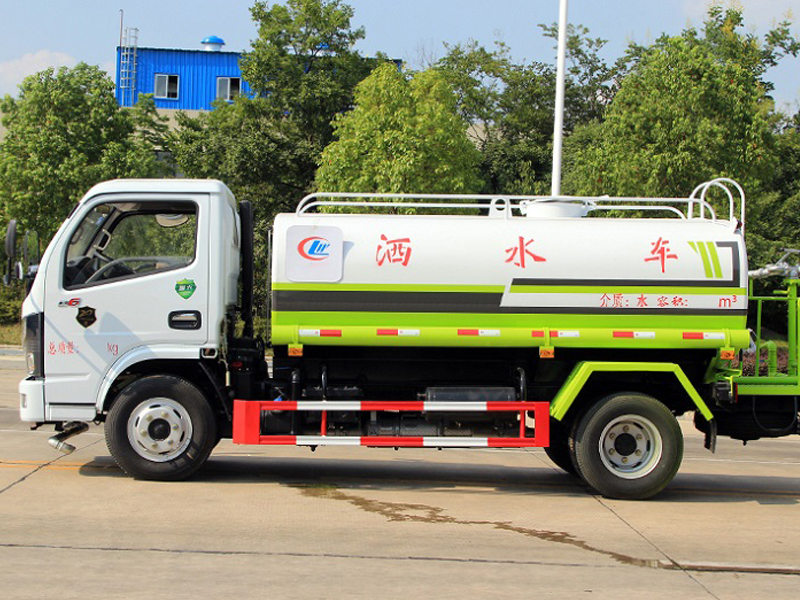 國(guó)六東風(fēng)多利卡5方灑水車(chē)