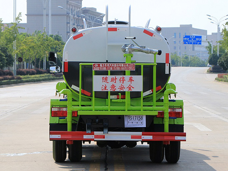 國(guó)六東風(fēng)多利卡5方灑水車(chē)
